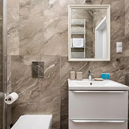 W Rytmie Nowej Pragi Chic By Bookinghost *