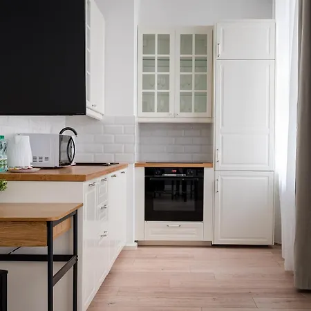 W Rytmie Nowej Pragi Chic By Bookinghost * Warszawa