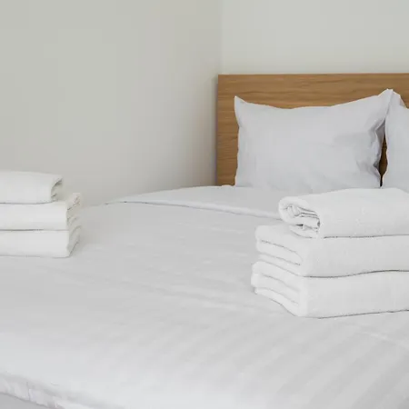 W Rytmie Nowej Pragi Chic By Bookinghost * ワルシャワ