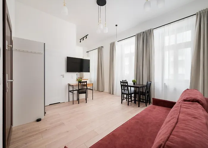 W Rytmie Nowej Pragi Chic By Bookinghost * Varšava